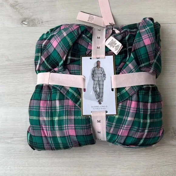 Victoria’s Secret Flannel long Pajamas set pink/green size M NWT in packaging